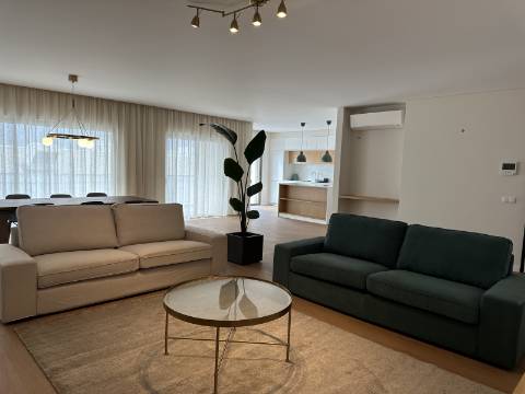 Apartamento T3 de Luxo na Baixa de Olhão - 189 m² de Elegância e Conforto