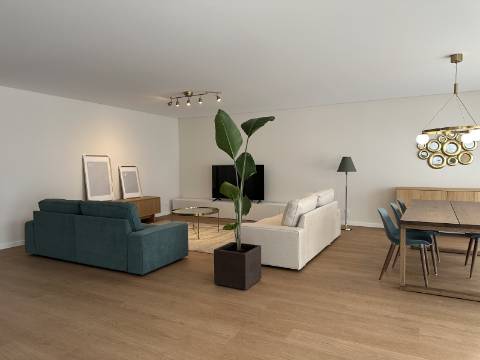 Apartamento T3 de Luxo na Baixa de Olhão - 189 m² de Elegância e Conforto