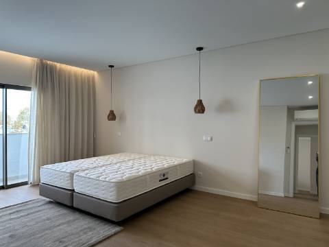 Apartamento T3 de Luxo na Baixa de Olhão - 189 m² de Elegância e Conforto