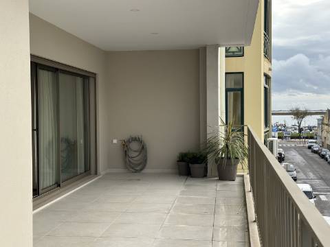 Apartamento T3 de Luxo na Baixa de Olhão - 189 m² de Elegância e Conforto