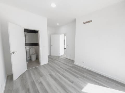 Apartamento T2 Novo no R/C com Fantástica Vista para o Rio Guadiana