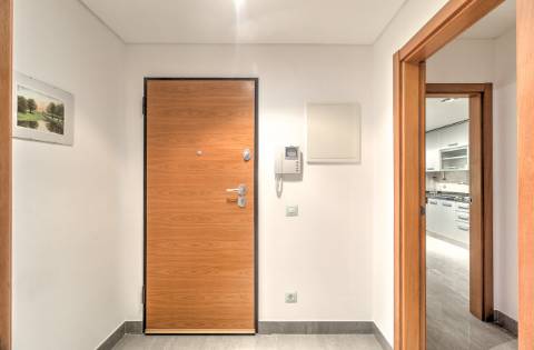 Apartamento T1 com áreas amplas e excelentes acabamentos - localização privilegiada