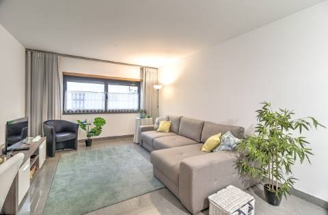 Apartamento T1 com áreas amplas e excelentes acabamentos - localização privilegiada