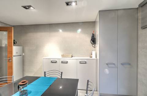 Apartamento T1 com áreas amplas e excelentes acabamentos - localização privilegiada