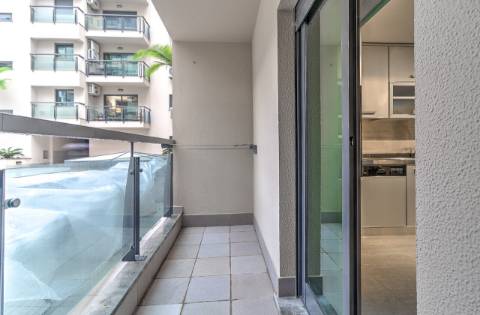 Apartamento T1 com áreas amplas e excelentes acabamentos - localização privilegiada