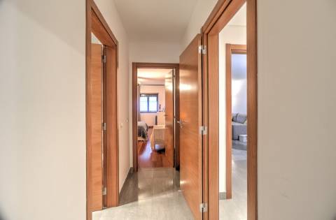 Apartamento T1 com áreas amplas e excelentes acabamentos - localização privilegiada