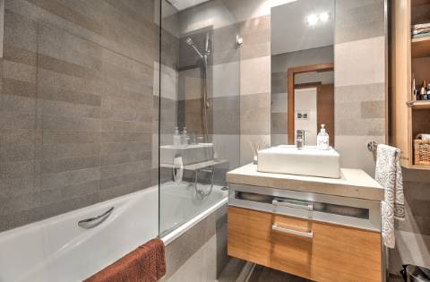 Apartamento T1 com áreas amplas e excelentes acabamentos - localização privilegiada