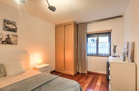 Apartamento T1 com áreas amplas e excelentes acabamentos - localização privilegiada