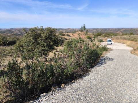 TERRENO COM 13480 M² - COM POÇO - TERRAÇO - DEPÓSITO DE ÁGUA - PERO VAZ - AZINHAL - CASTRO MARIM - ALGARVE