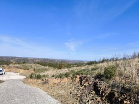 TERRENO COM 13480 M² - COM POÇO - TERRAÇO - DEPÓSITO DE ÁGUA - PERO VAZ - AZINHAL - CASTRO MARIM - ALGARVE
