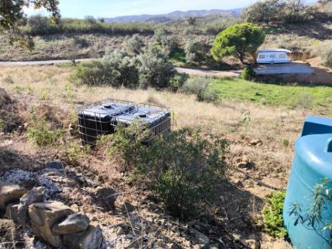 TERRENO COM 13480 M² - COM POÇO - TERRAÇO - DEPÓSITO DE ÁGUA - PERO VAZ - AZINHAL - CASTRO MARIM - ALGARVE