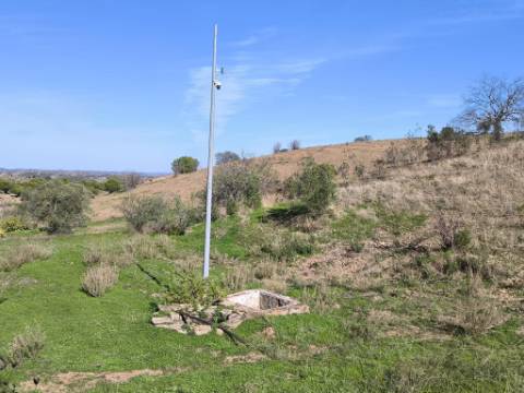 TERRENO COM 13480 M² - COM POÇO - TERRAÇO - DEPÓSITO DE ÁGUA - PERO VAZ - AZINHAL - CASTRO MARIM - ALGARVE