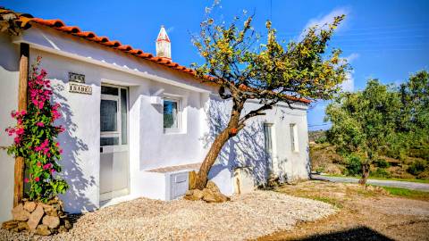 MORADIA TRADICIONAL ALGARVIA - COM VISTAS - PRONTO A HABITAR - EM CORTE DO GAGO - CASTRO MARIM - ALGARVE