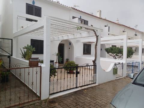 Elegante Moradia Mobilada a Poucos Minutos da Praia da Altura