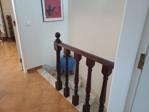 Elegante Moradia Mobilada a Poucos Minutos da Praia da Altura