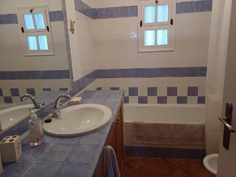 Elegante Moradia Mobilada a Poucos Minutos da Praia da Altura