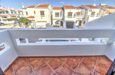 Elegante Moradia a Poucos Minutos da Praia da Altura