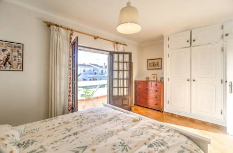 Elegante Moradia a Poucos Minutos da Praia da Altura