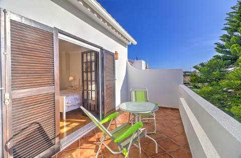 Elegante Moradia a Poucos Minutos da Praia da Altura