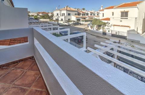 Elegante Moradia a Poucos Minutos da Praia da Altura