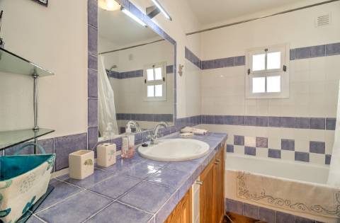 Elegante Moradia a Poucos Minutos da Praia da Altura