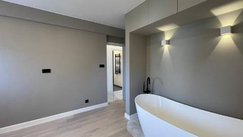Apartamento renovado com piscina em Vilamoura.
