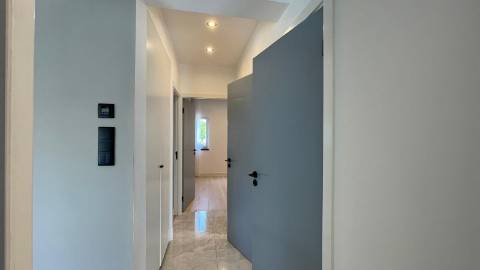 Apartamento renovado com piscina em Vilamoura.