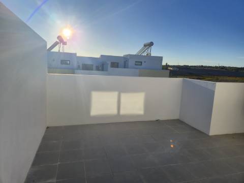 Moradia V3 em Santa Rita para venda com vista mar