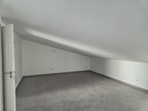 Moradia V3 em Santa Rita para venda com vista mar