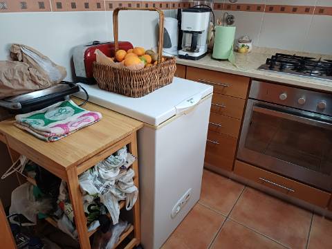 Moradia T2 em banda com Garagem , varandas e quintal com BBQ