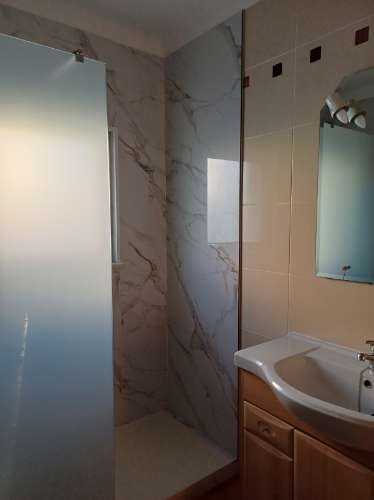 Moradia T2 em banda com Garagem , varandas e quintal com BBQ