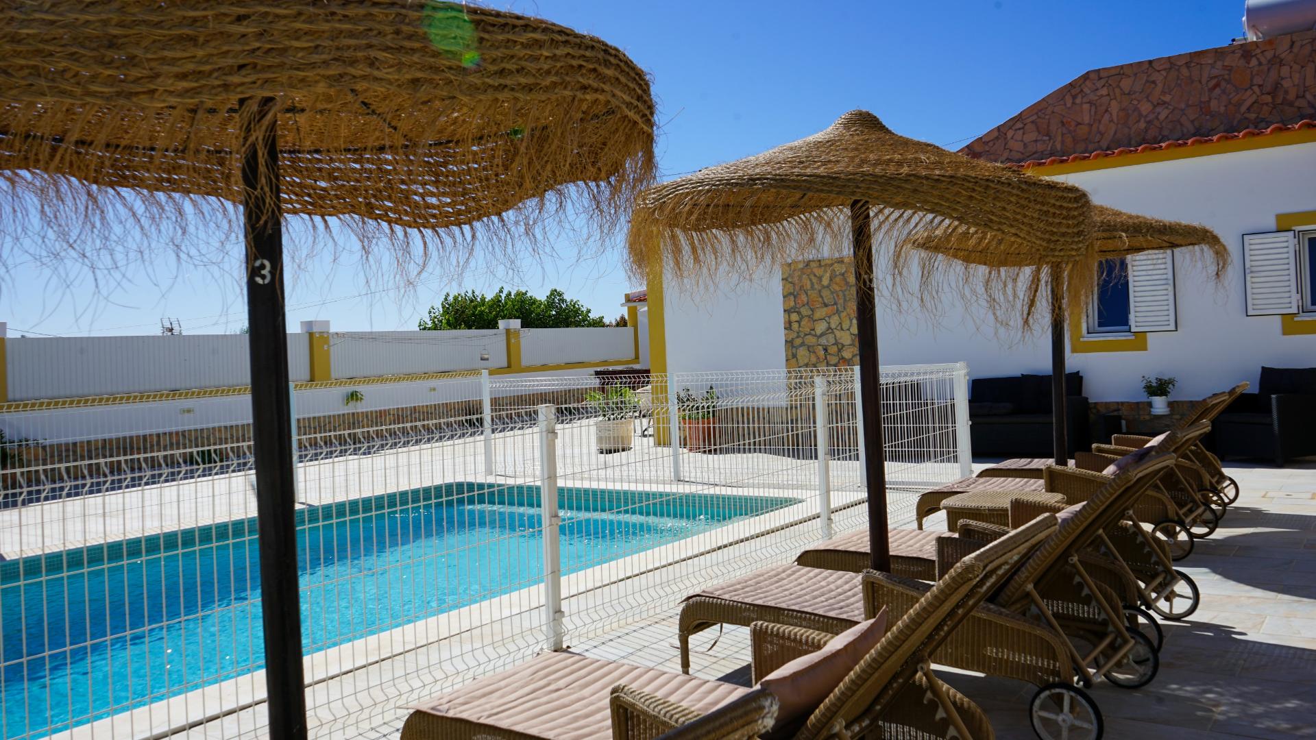 Espetacular Moradia V3 em suite + T2 com Piscina aquecida e Garagem em Vila Nova de Cacela