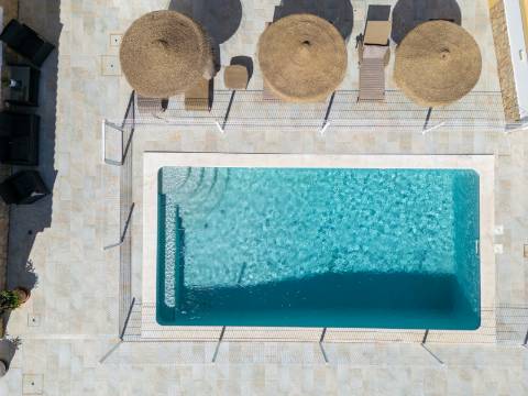 Espetacular Moradia V3 em suite + T2 com Piscina aquecida e Garagem em Vila Nova de Cacela