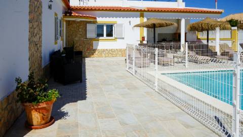 Espetacular Moradia V3 em suite + T2 com Piscina aquecida e Garagem em Vila Nova de Cacela