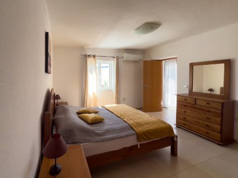 Espetacular Moradia V3 em suite + T2 com Piscina aquecida e Garagem em Vila Nova de Cacela