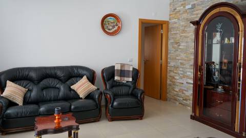 Espetacular Moradia V3 em suite + T2 com Piscina aquecida e Garagem em Vila Nova de Cacela