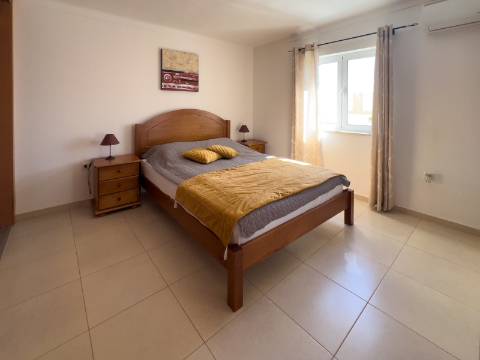 Espetacular Moradia V3 em suite + T2 com Piscina aquecida e Garagem em Vila Nova de Cacela