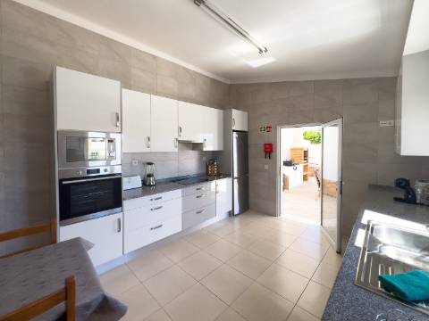 Espetacular Moradia V3 em suite + T2 com Piscina aquecida e Garagem em Vila Nova de Cacela