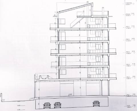 Negócio Imperdível: Lote em Olhão para Prédio de 20 Apartamentos! Areas entre os 81m2 e 152m2