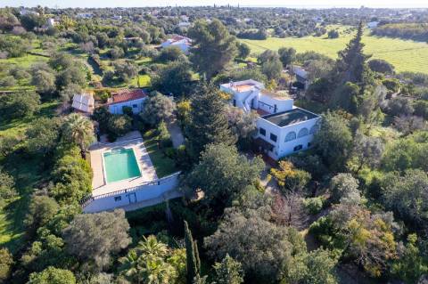 Quinta com 3 Casas + Piscina e Garagem | 6.040 m² - Moncarapacho
