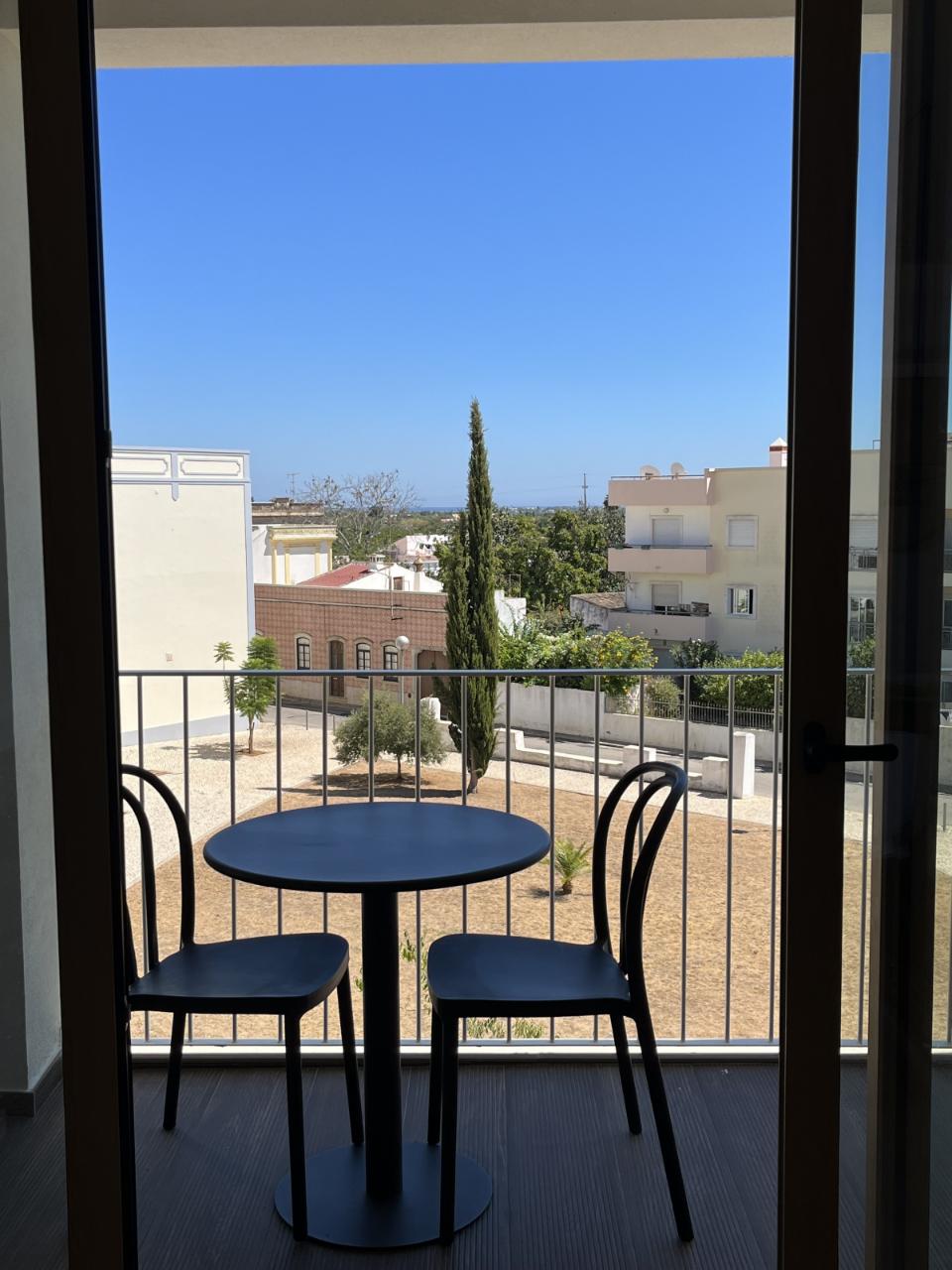 Penthouse T3 com 3 WC, duas varandas, sala e cozinha em open espace, lavandaria