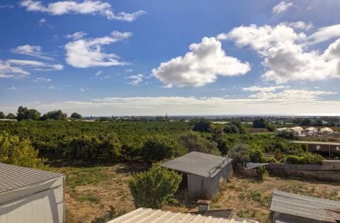 Quinta com moradia e armazéns e terreno de 5.450m2