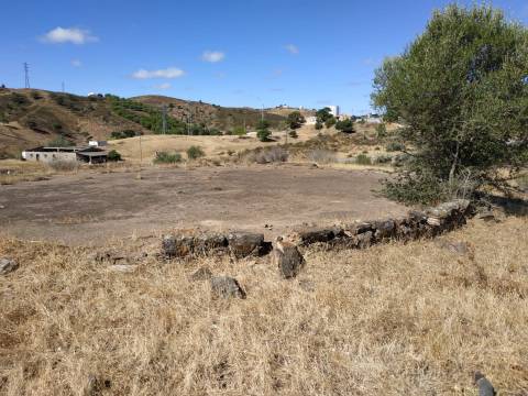 MORADIA ISOLADA COM 18.240 M2 DE TERRENO COM ÁRMAZEM PARA RECONSTRUIR - BELICHE - CASTRO MARIM - ALGARVE