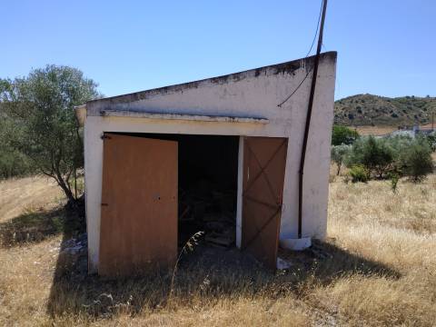 MORADIA ISOLADA COM 18.240 M2 DE TERRENO COM ÁRMAZEM PARA RECONSTRUIR - BELICHE - CASTRO MARIM - ALGARVE