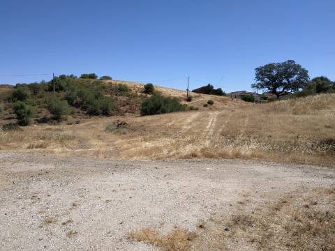 MORADIA ISOLADA COM 18.240 M2 DE TERRENO COM ÁRMAZEM PARA RECONSTRUIR - BELICHE - CASTRO MARIM - ALGARVE