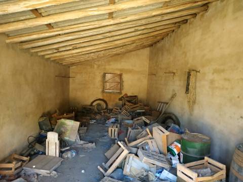 MORADIA ISOLADA COM 18.240 M2 DE TERRENO COM ÁRMAZEM PARA RECONSTRUIR - BELICHE - CASTRO MARIM - ALGARVE