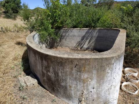 MORADIA ISOLADA COM 18.240 M2 DE TERRENO COM ÁRMAZEM PARA RECONSTRUIR - BELICHE - CASTRO MARIM - ALGARVE
