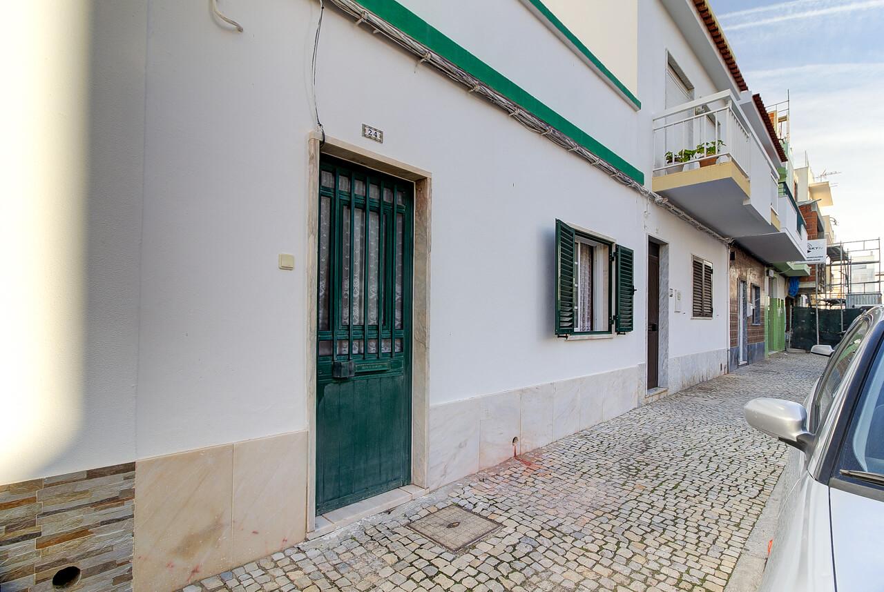 Casa Típica para Remodelar no Coração do Centro Histórico de Vila Real de Santo António