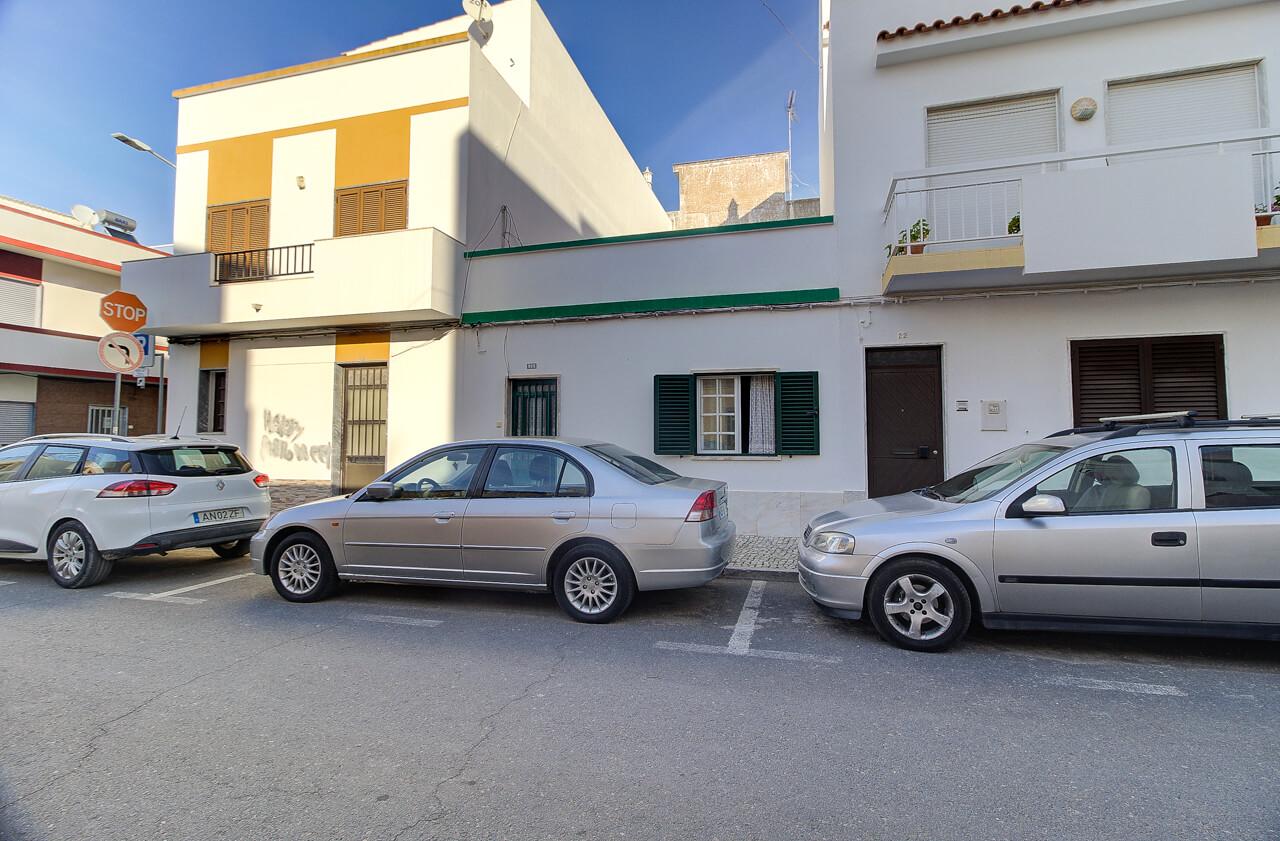 Casa Típica para Remodelar no Coração do Centro Histórico de Vila Real de Santo António