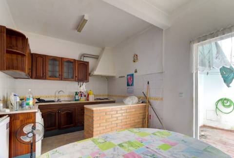 Casa Típica para Remodelar no Coração do Centro Histórico de Vila Real de Santo António